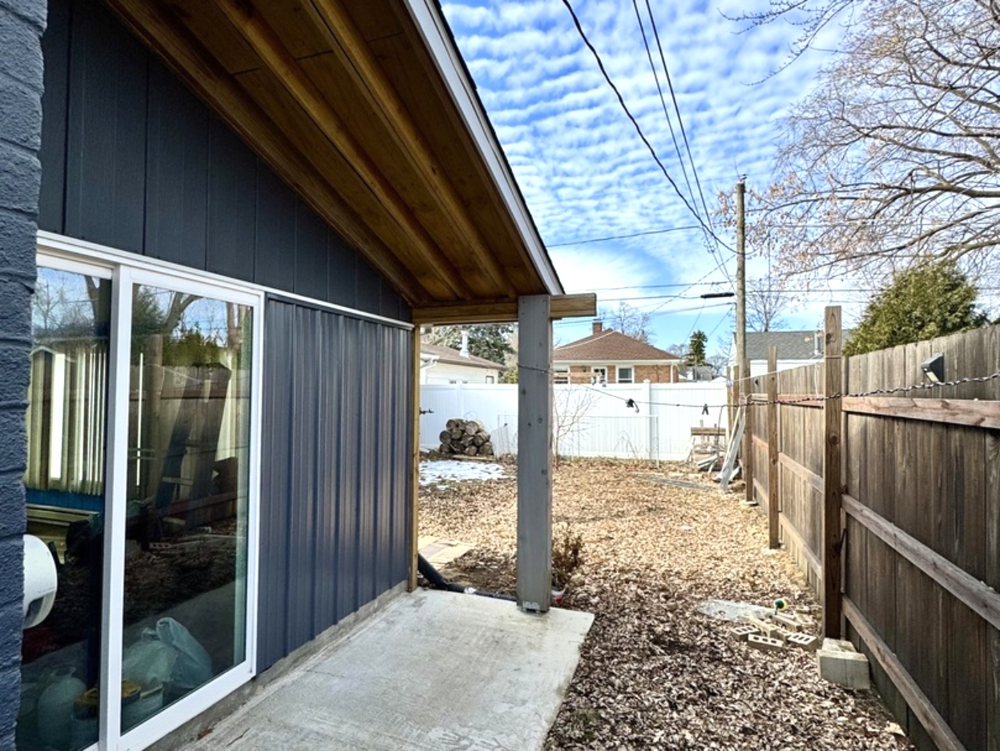 216 BURTON Street, Waukegan, IL 60085