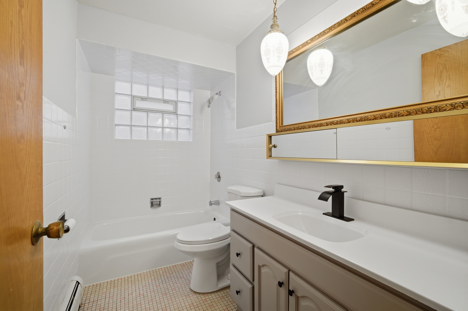 8645 W Summerdale Avenue #2, Chicago, IL 60656