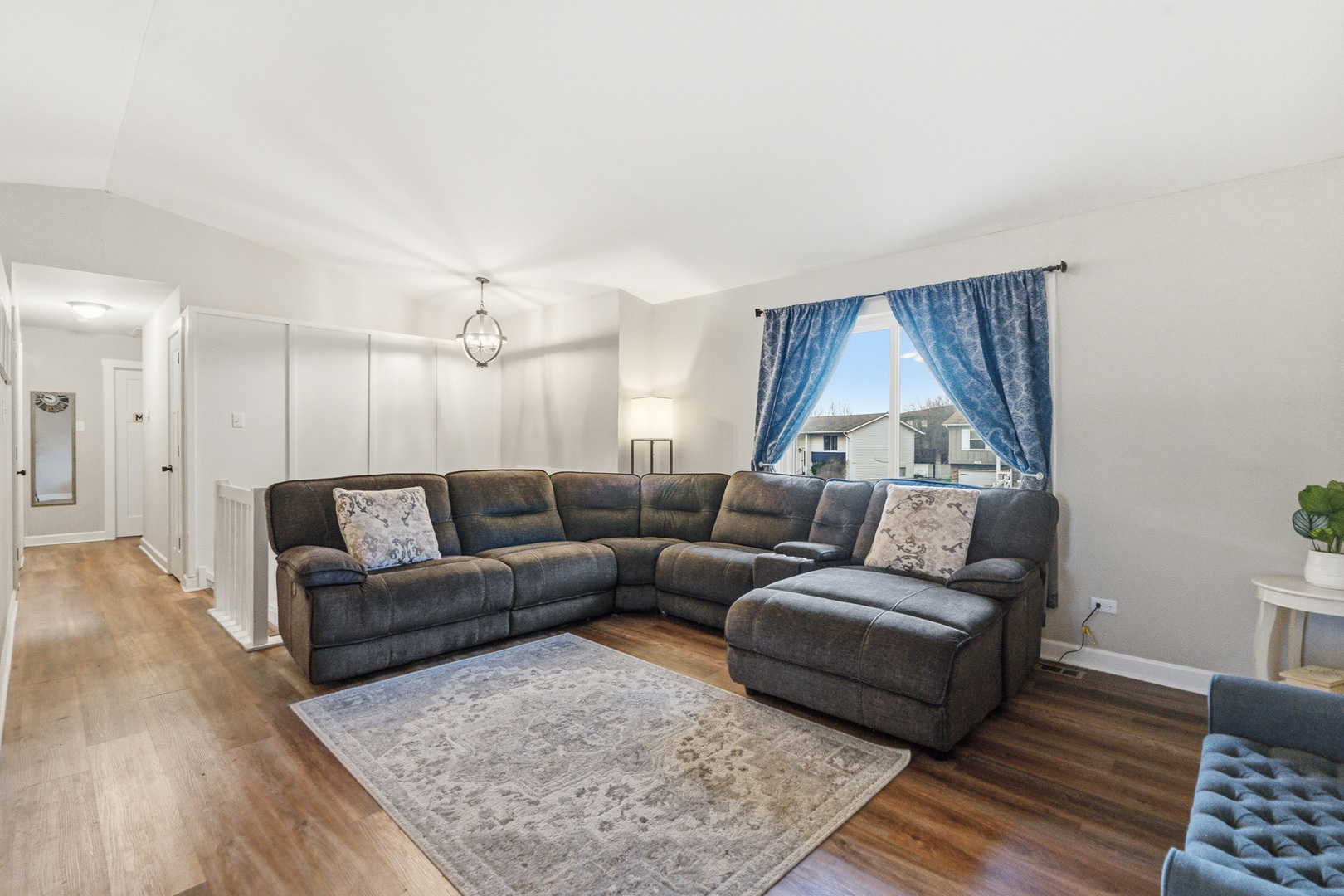 7654 W Moorefield Drive, Frankfort, IL 60423