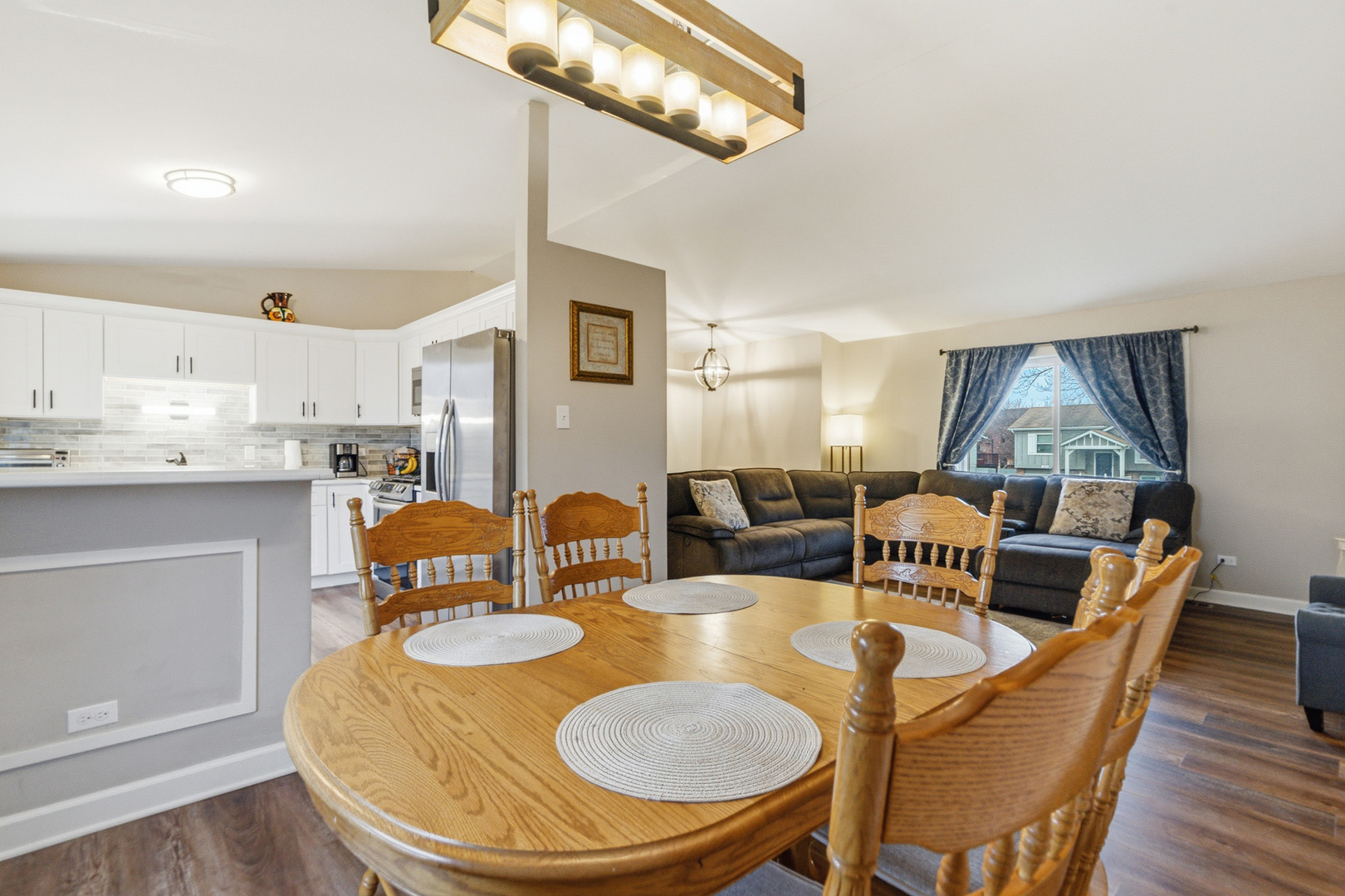 7654 W Moorefield Drive, Frankfort, IL 60423