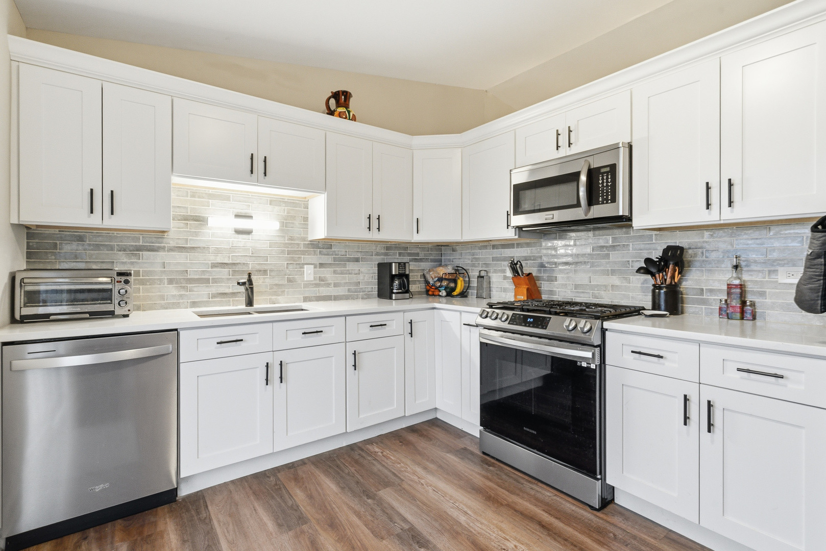 7654 W Moorefield Drive, Frankfort, IL 60423