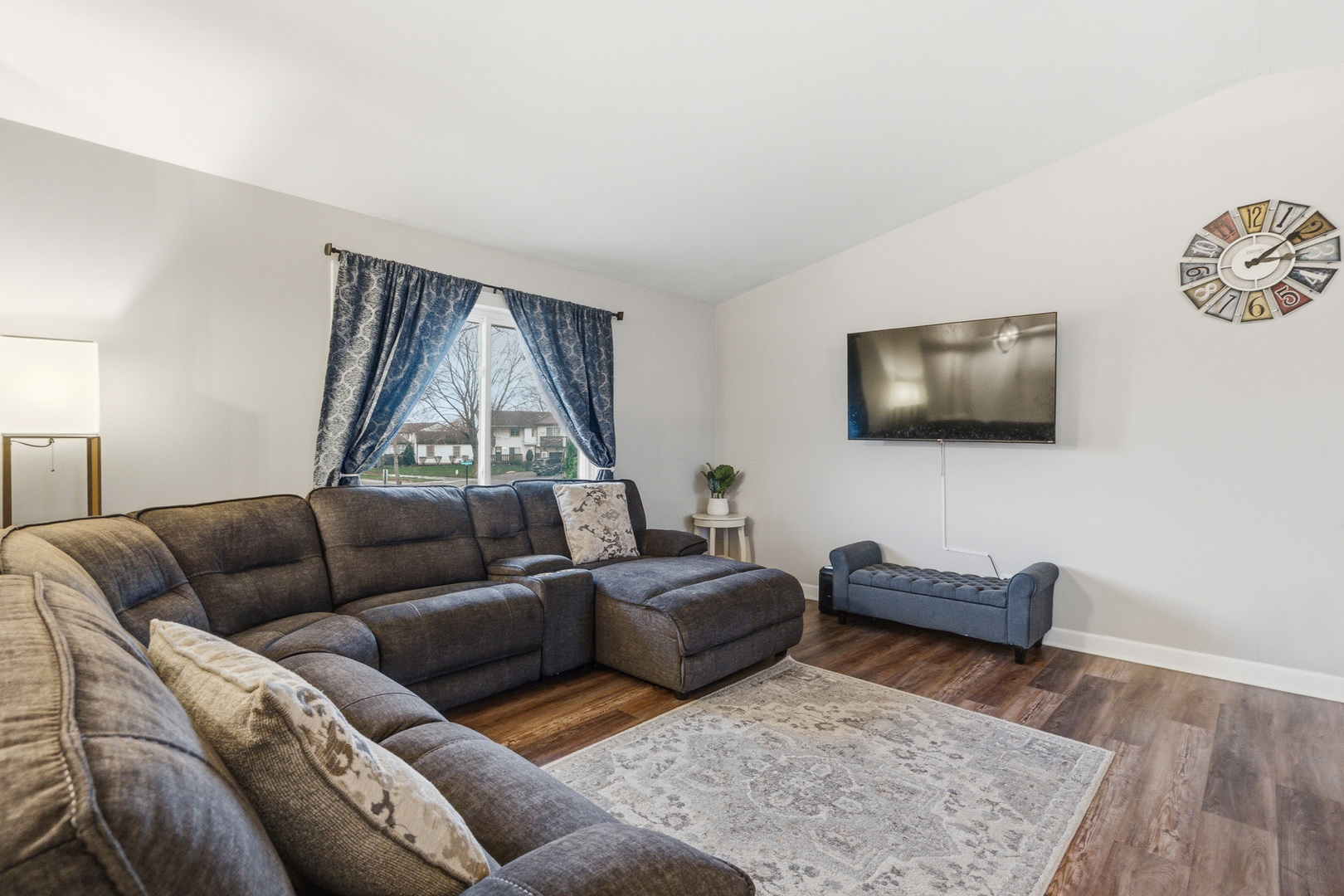 7654 W Moorefield Drive, Frankfort, IL 60423