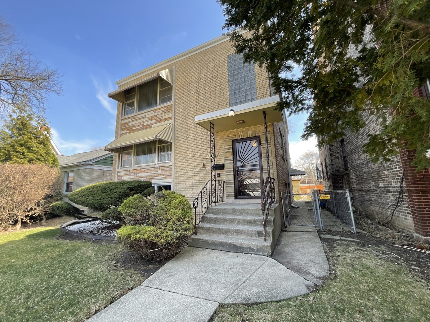 13839 S State Street, Riverdale, IL 60827