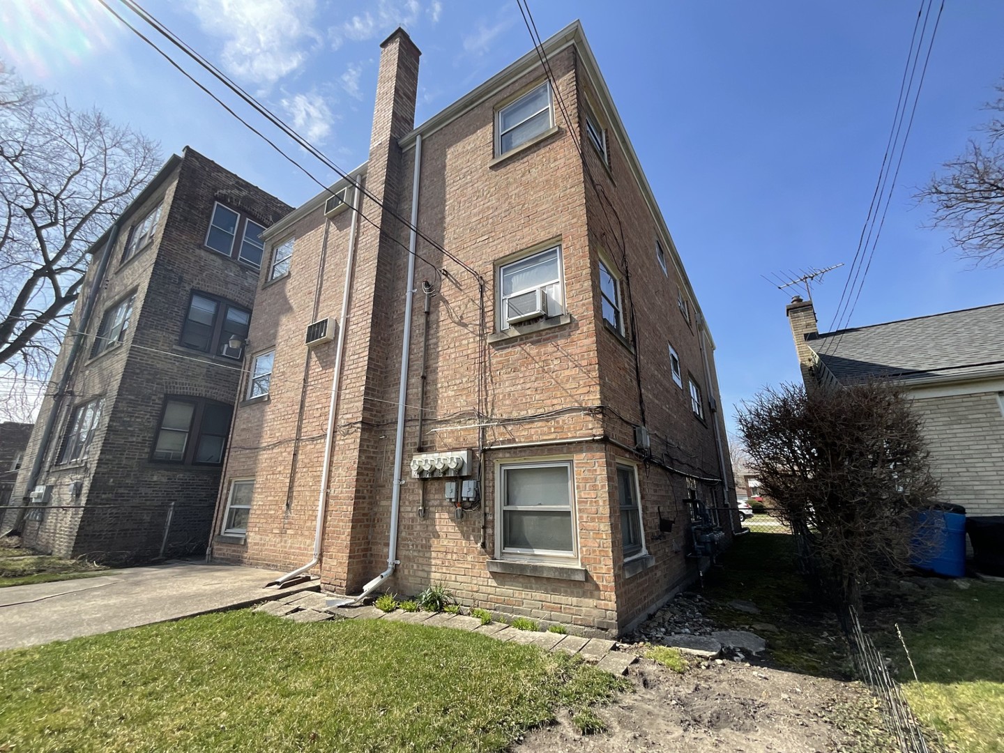 13839 S State Street, Riverdale, IL 60827
