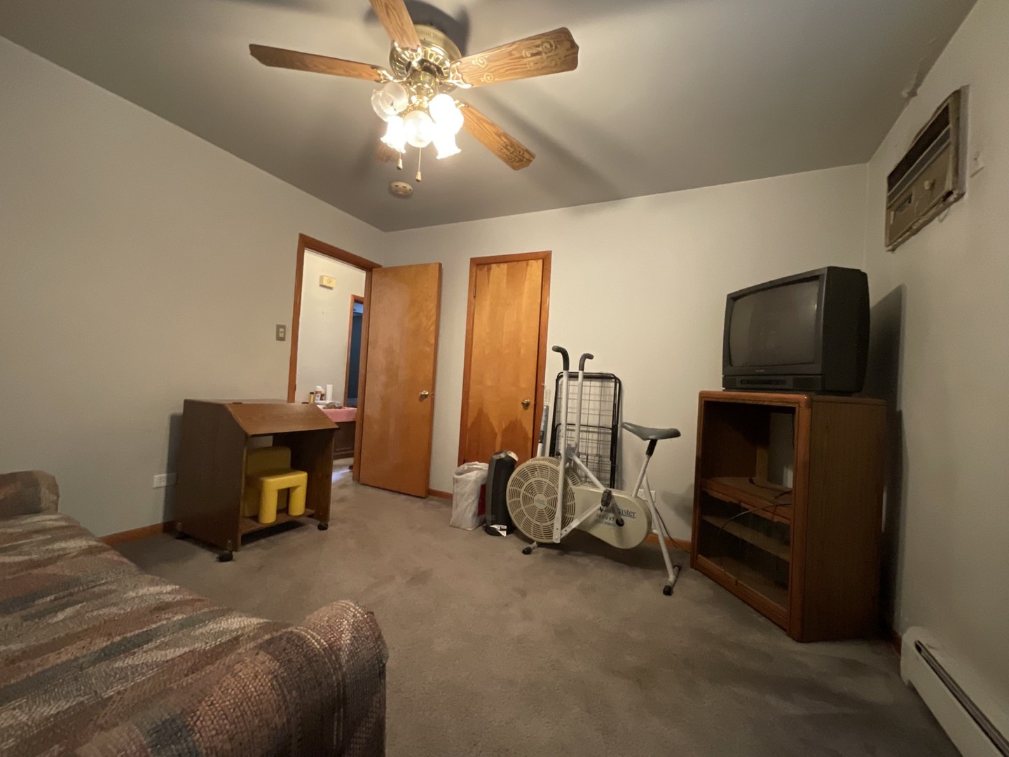 13839 S State Street, Riverdale, IL 60827