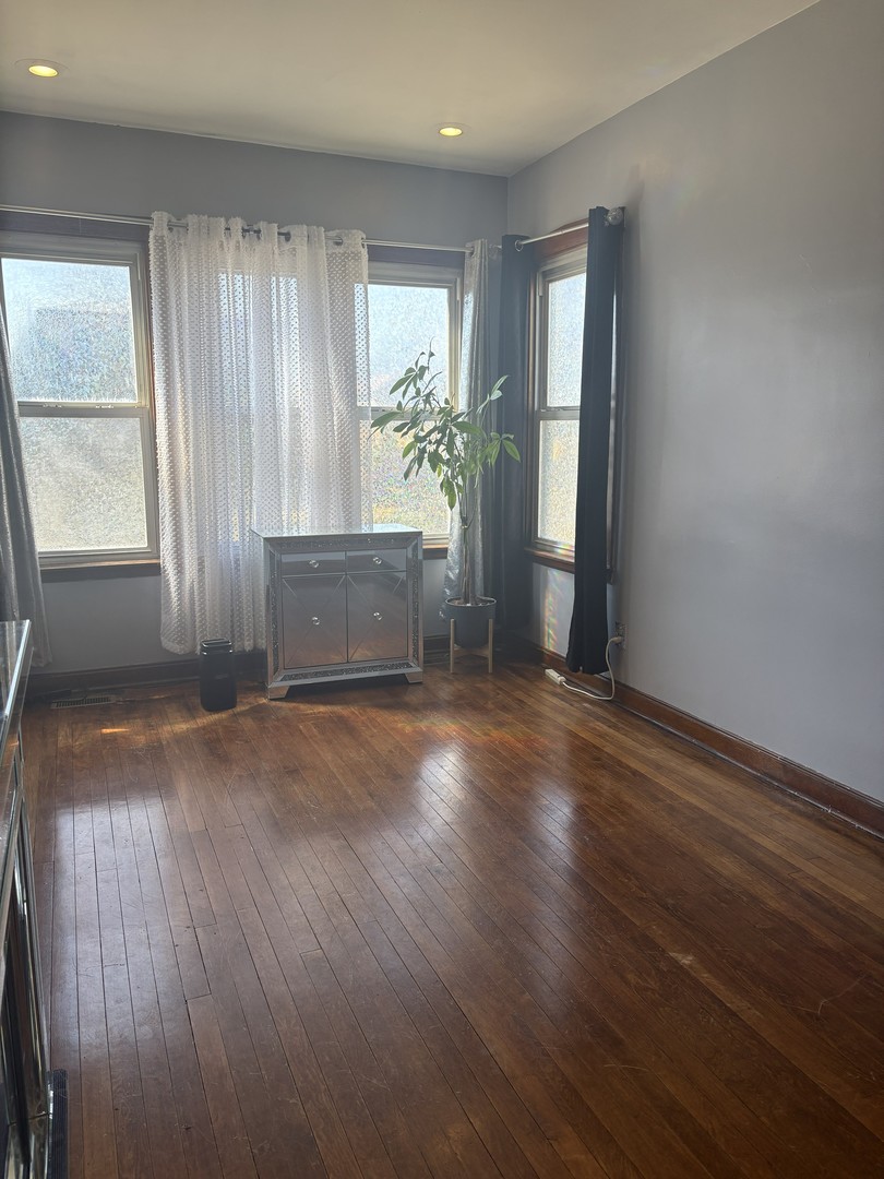 2653 N 73rd Avenue, Elmwood Park, IL 60707