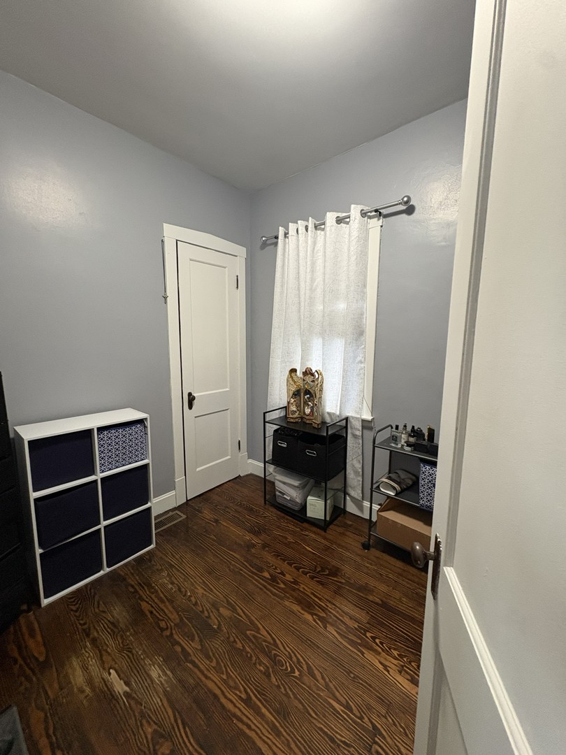 2653 N 73rd Avenue, Elmwood Park, IL 60707