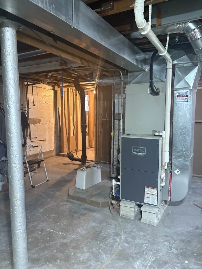 2653 N 73rd Avenue, Elmwood Park, IL 60707