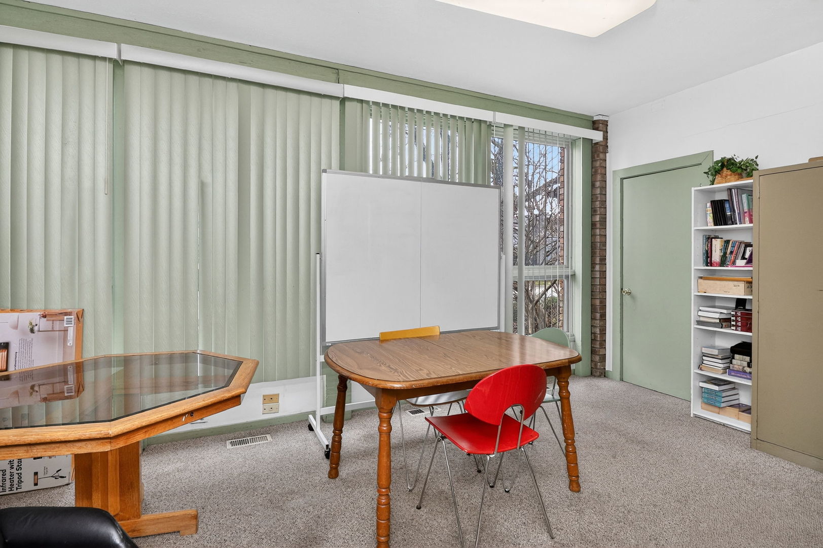 308 W Robinhood Way, Bolingbrook, IL 60440