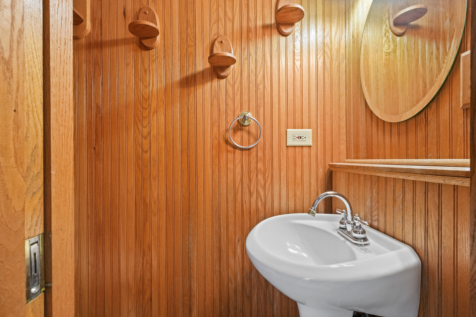 1630 Raymond Street, South Elgin, IL 60177