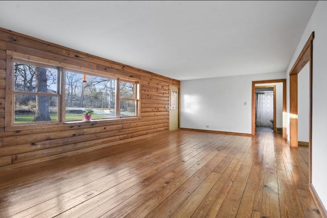 1630 Raymond Street, South Elgin, IL 60177