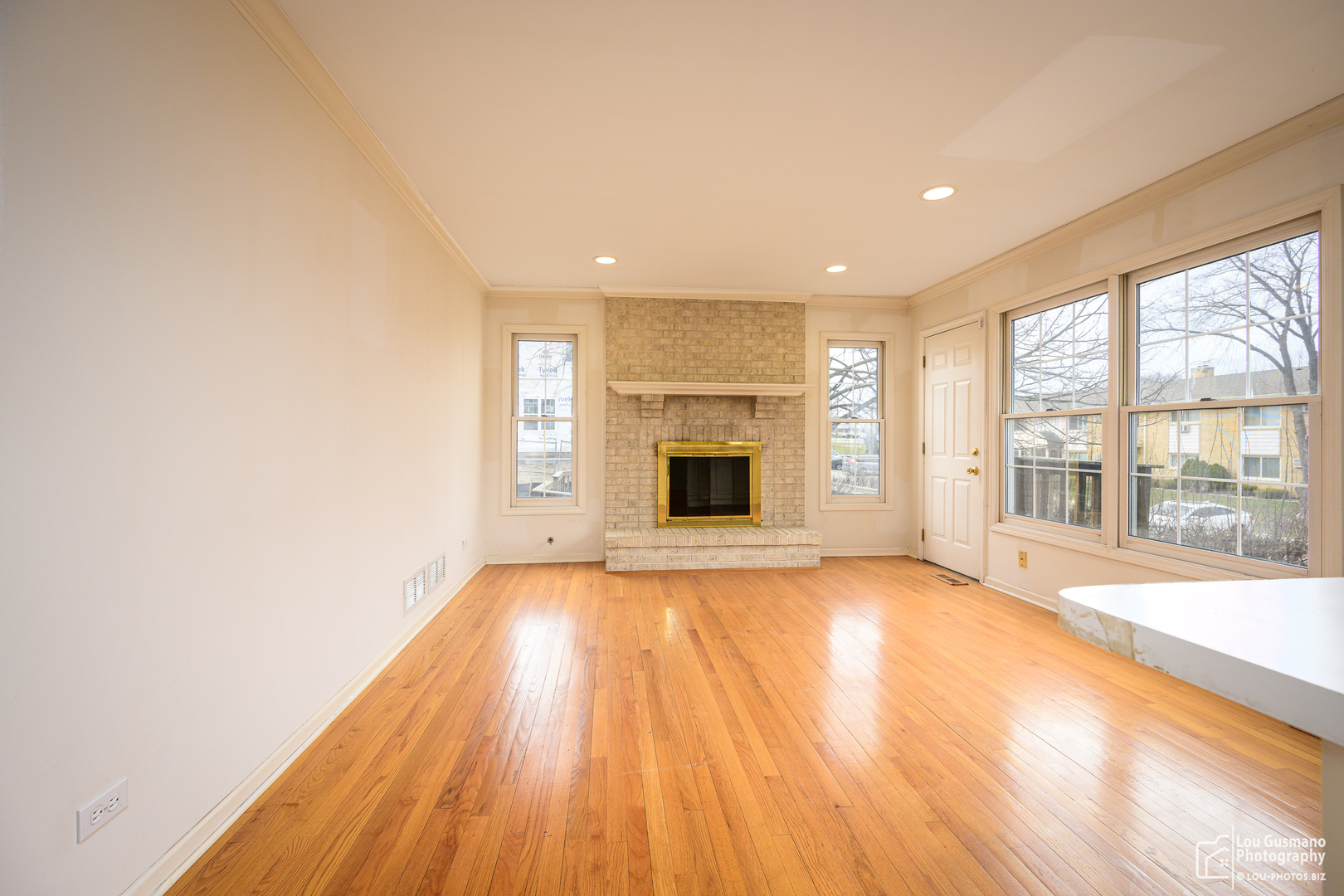 16W536 58th Street, Clarendon Hills, IL 60514