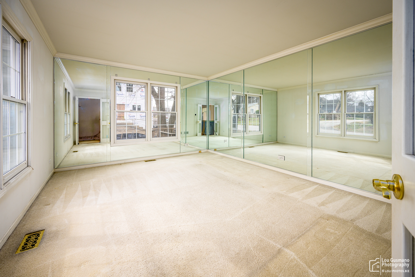 16W536 58th Street, Clarendon Hills, IL 60514