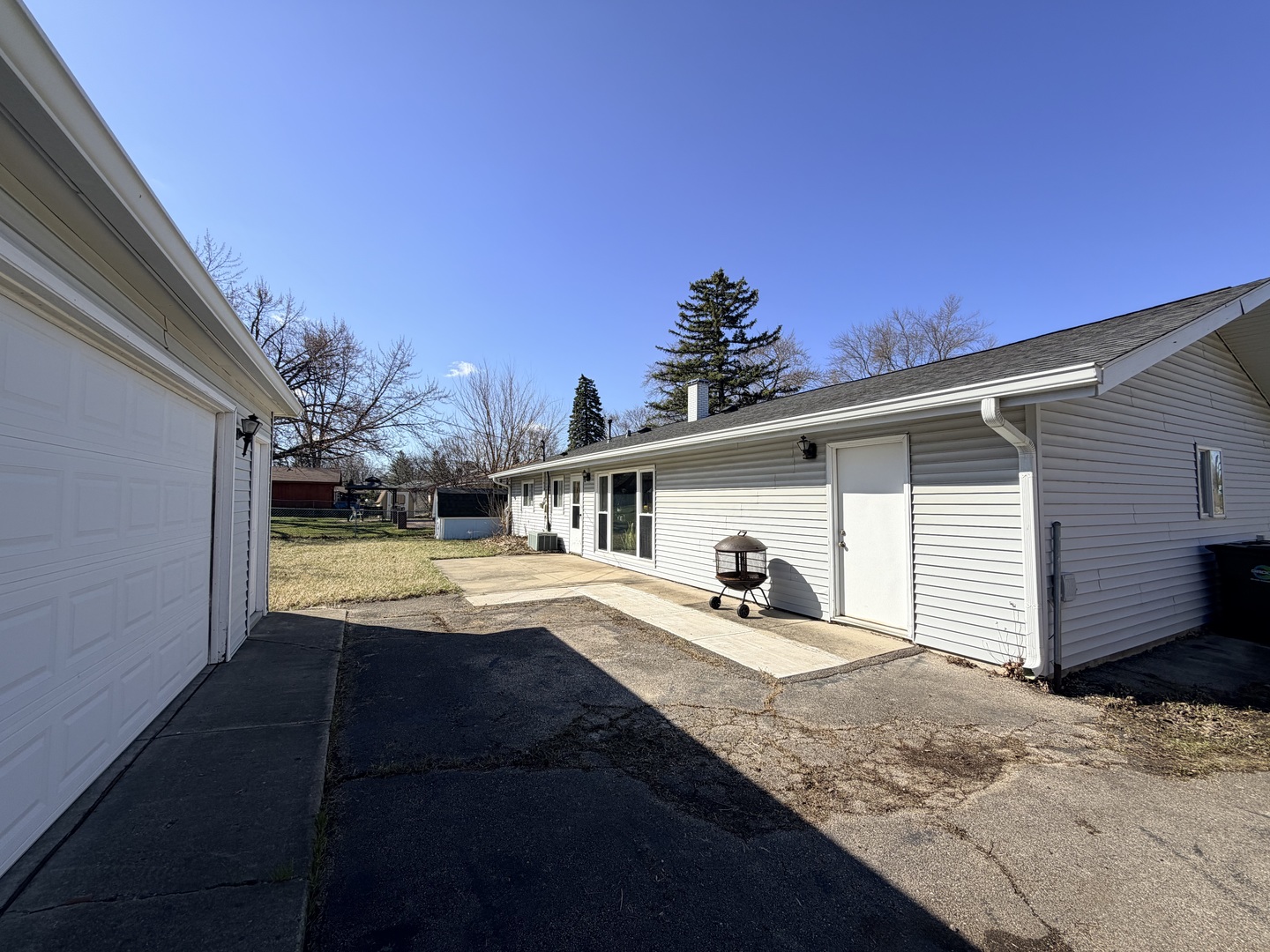 635 Morton Street, Hoffman Estates, IL 60169