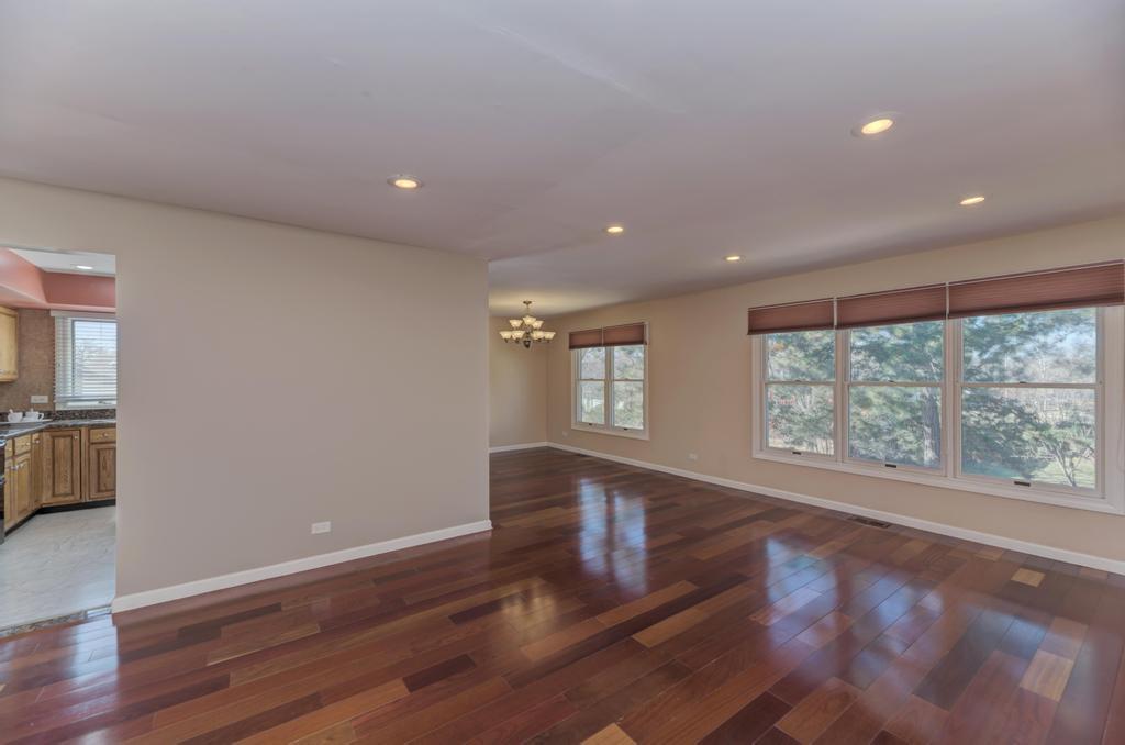 182 Lockwood Lane, Bloomingdale, IL 60108