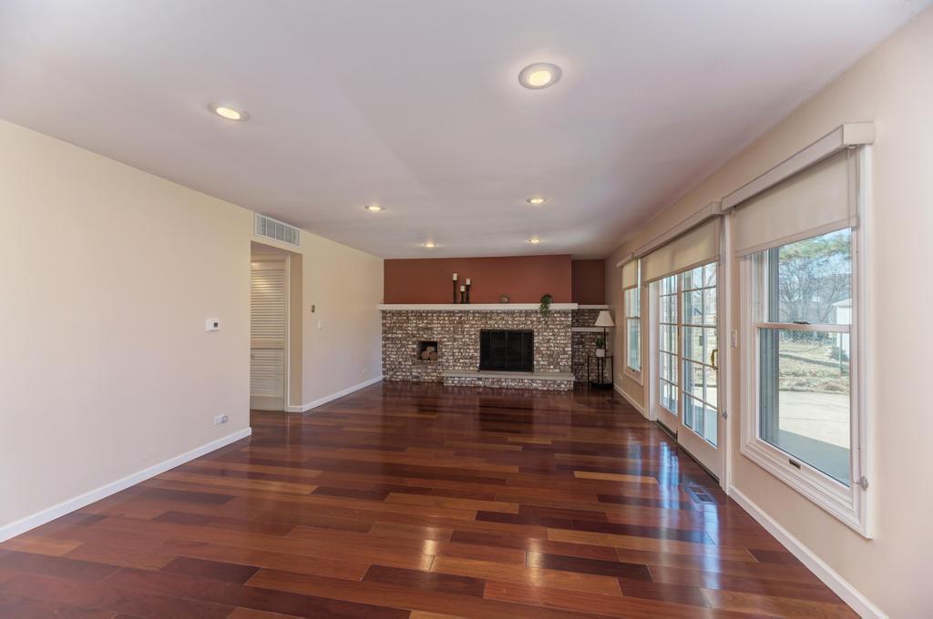 182 Lockwood Lane, Bloomingdale, IL 60108