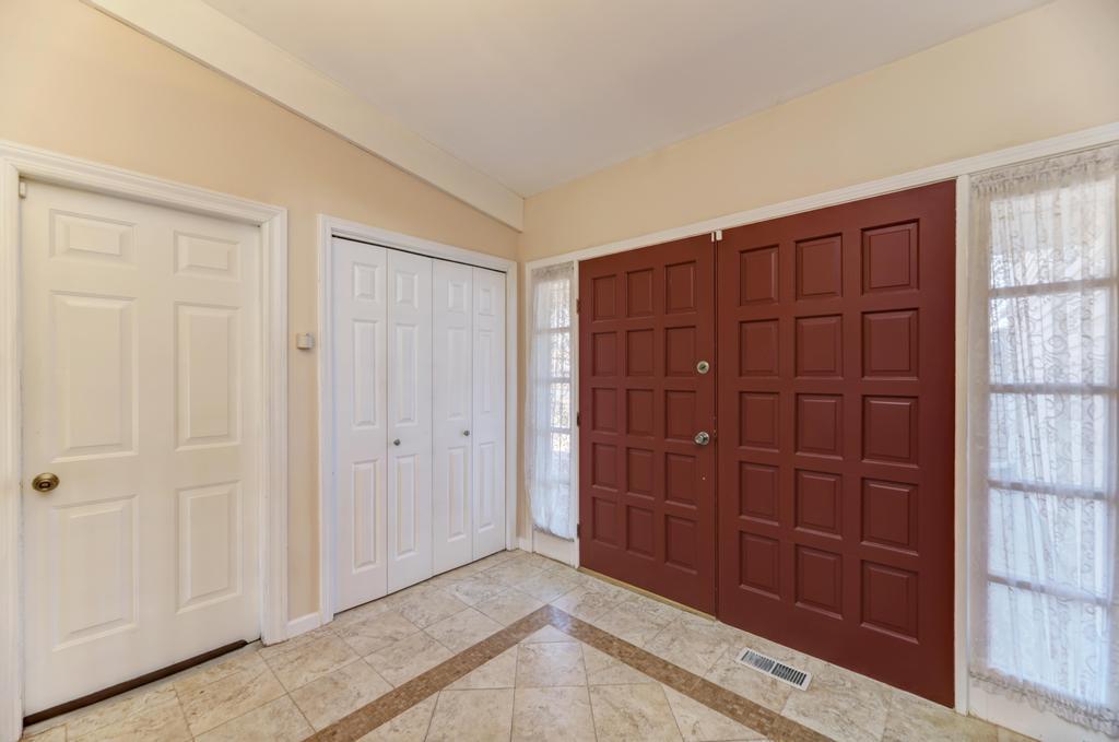 182 Lockwood Lane, Bloomingdale, IL 60108