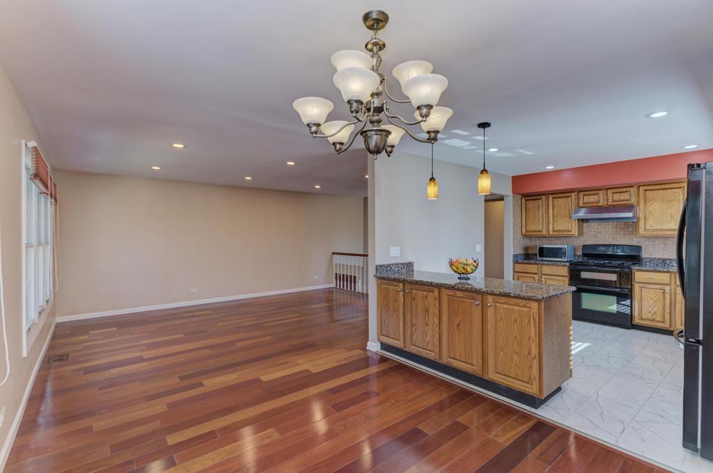 182 Lockwood Lane, Bloomingdale, IL 60108