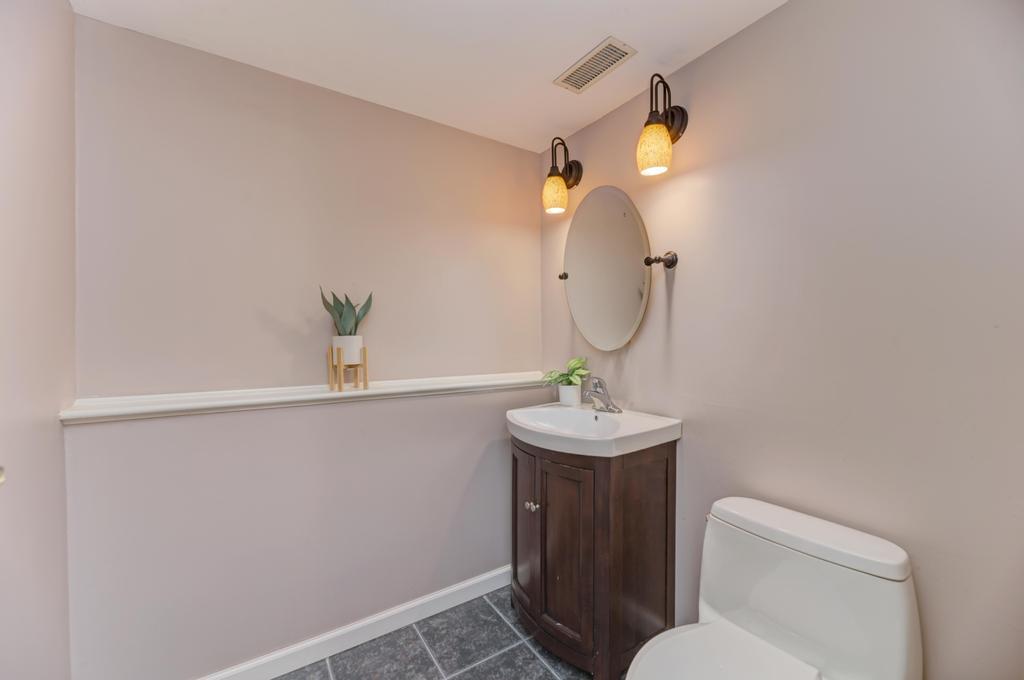 182 Lockwood Lane, Bloomingdale, IL 60108