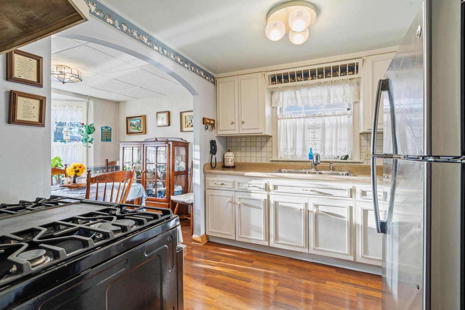 1010 W Elm Street, Arlington Heights, IL 60004