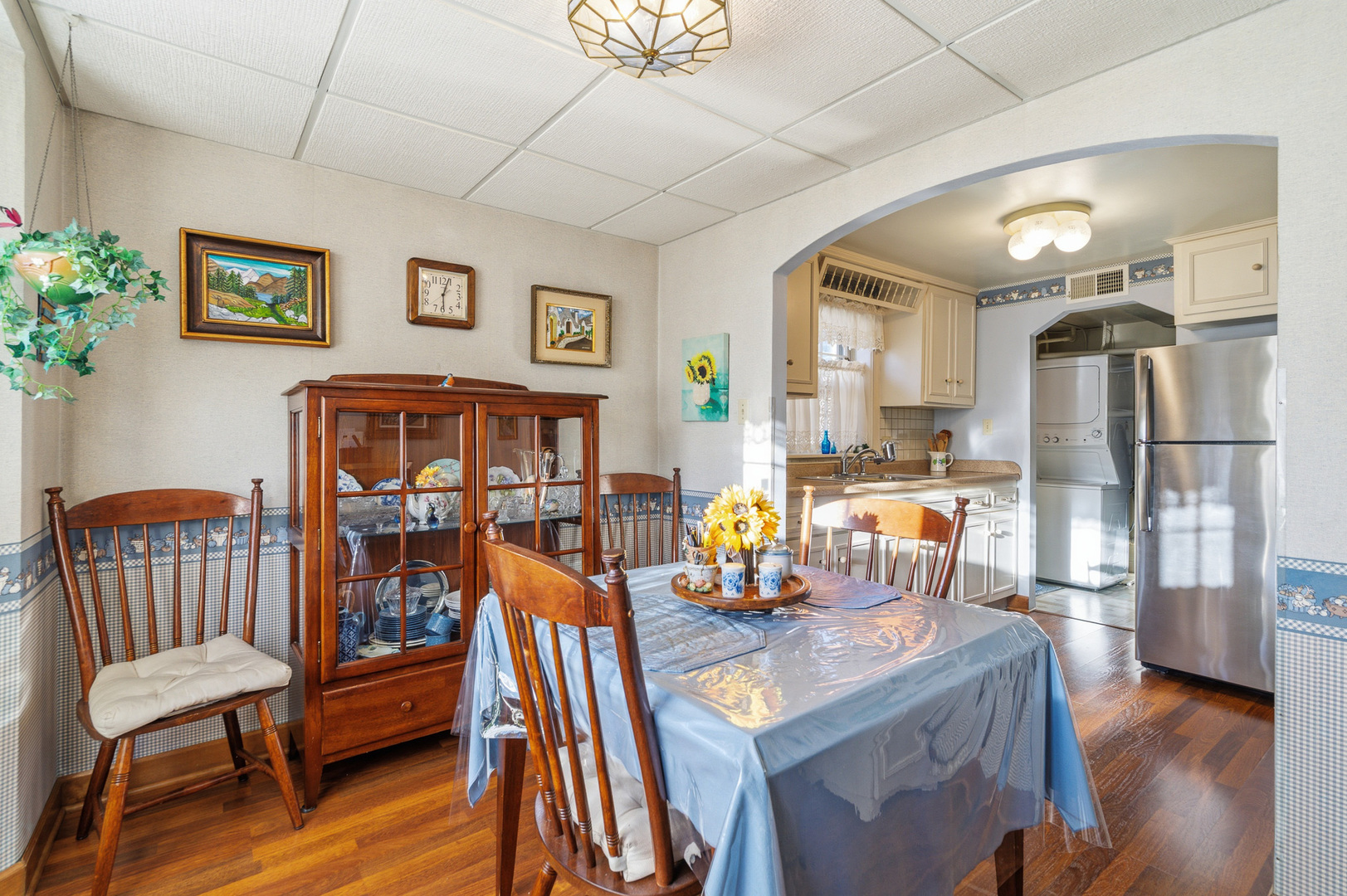 1010 W Elm Street, Arlington Heights, IL 60004