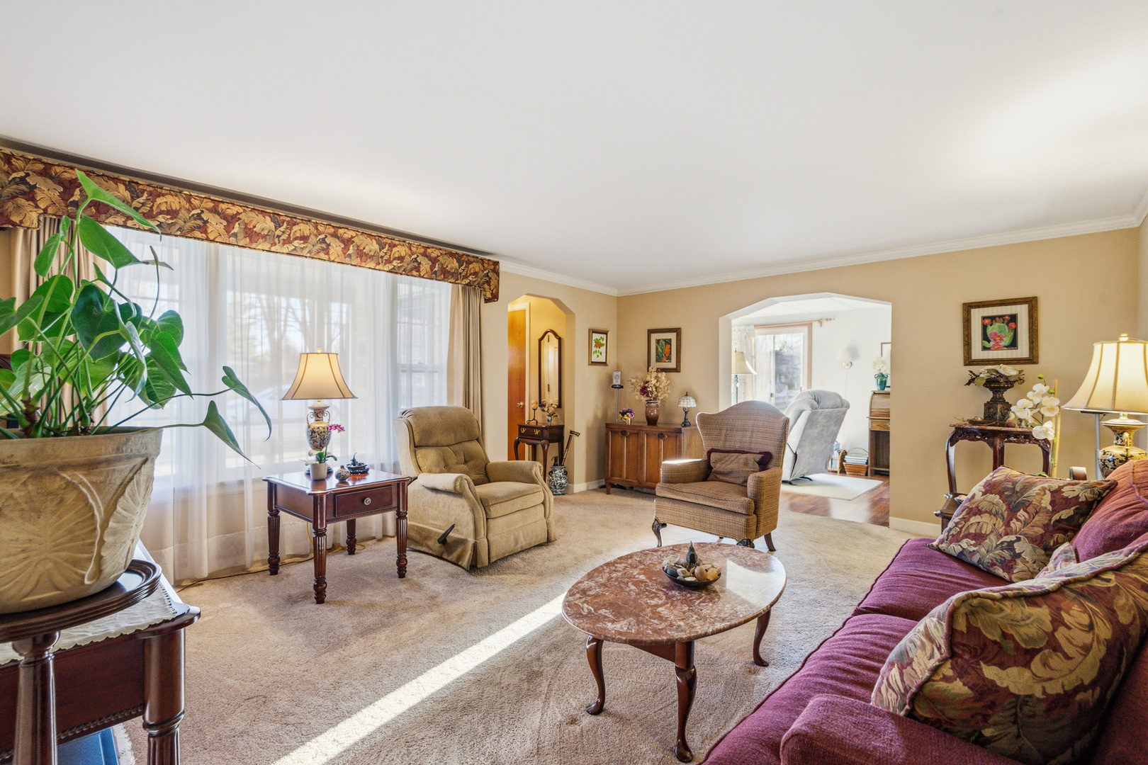 1010 W Elm Street, Arlington Heights, IL 60004