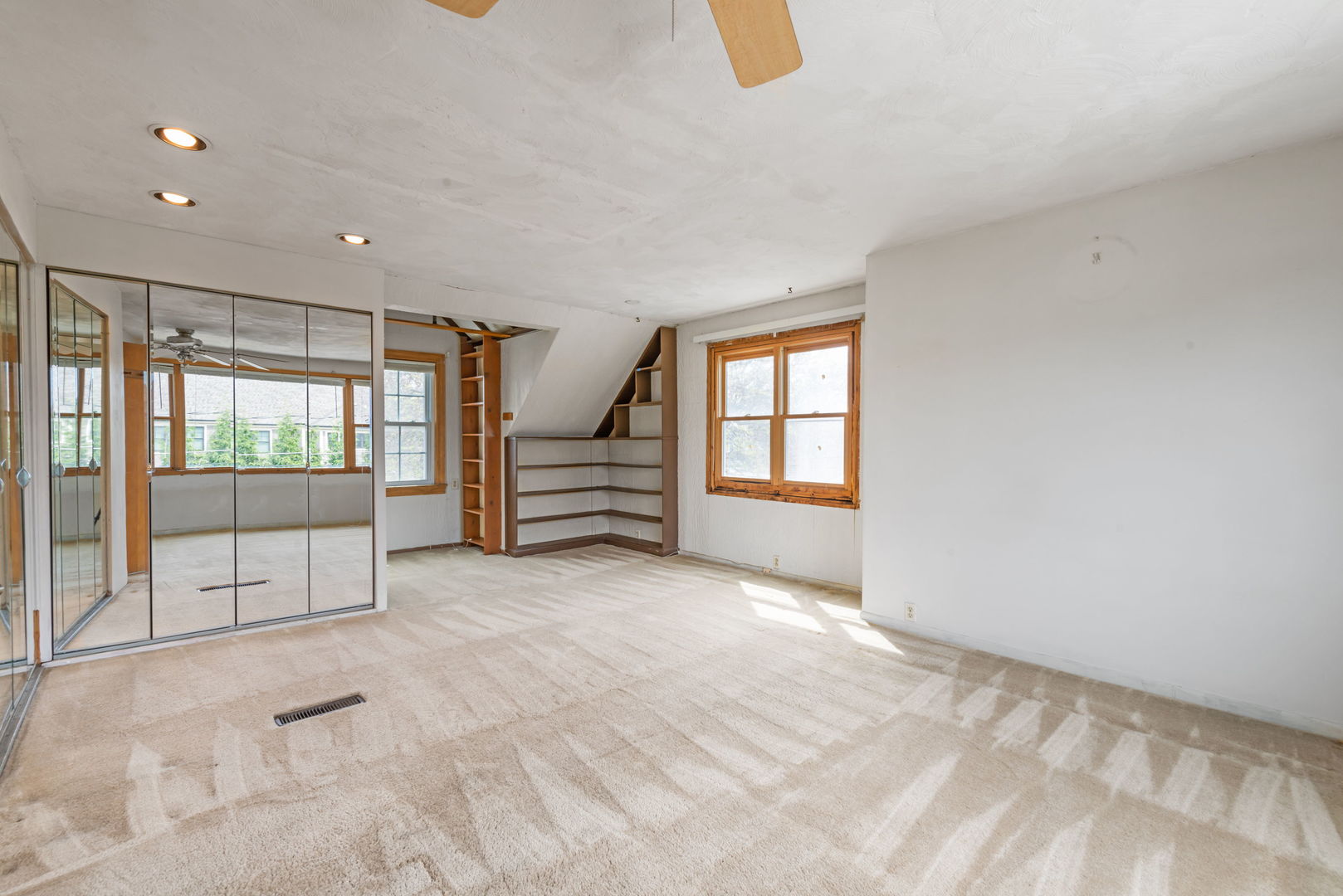 714 S Parkside Avenue, Elmhurst, IL 60126