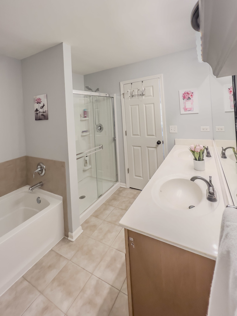 8946 Disbrow Street #8946, Huntley, IL 60142