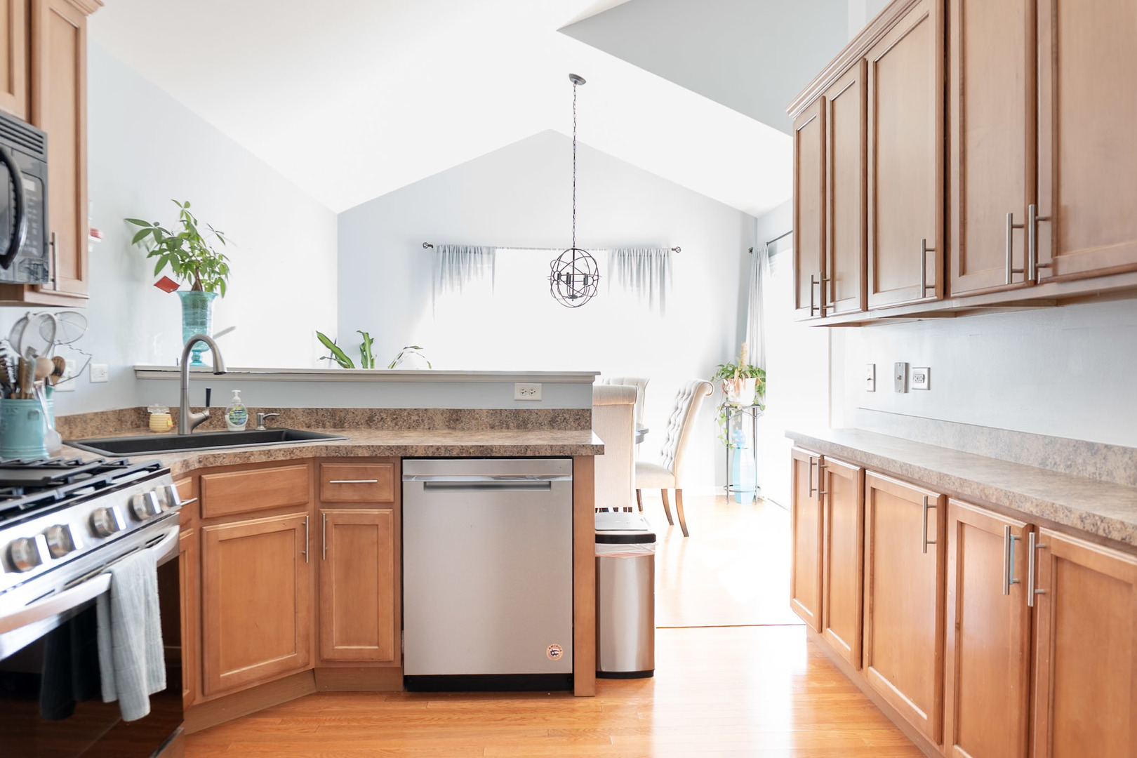 8946 Disbrow Street #8946, Huntley, IL 60142