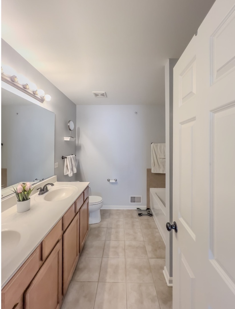 8946 Disbrow Street #8946, Huntley, IL 60142