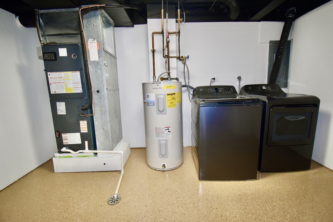 651 White Court, Gurnee, IL 60031