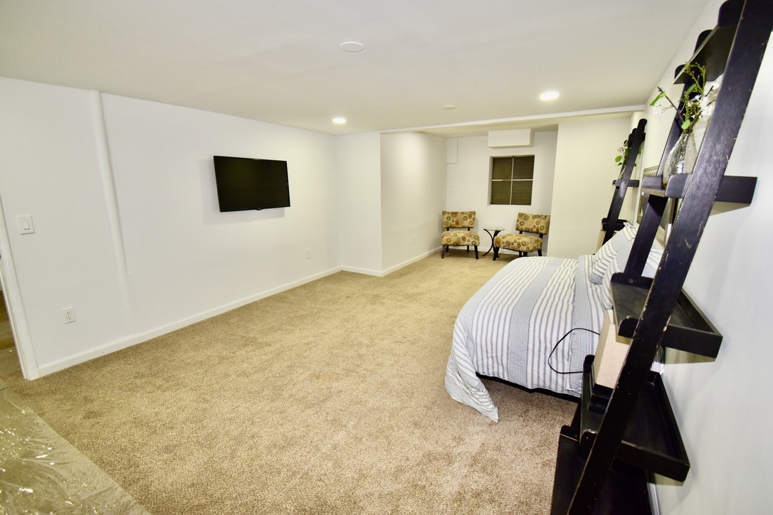 651 White Court, Gurnee, IL 60031