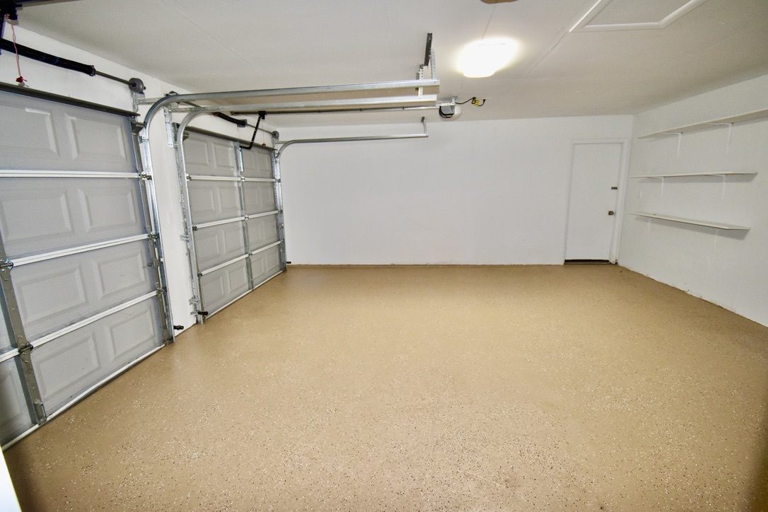 651 White Court, Gurnee, IL 60031