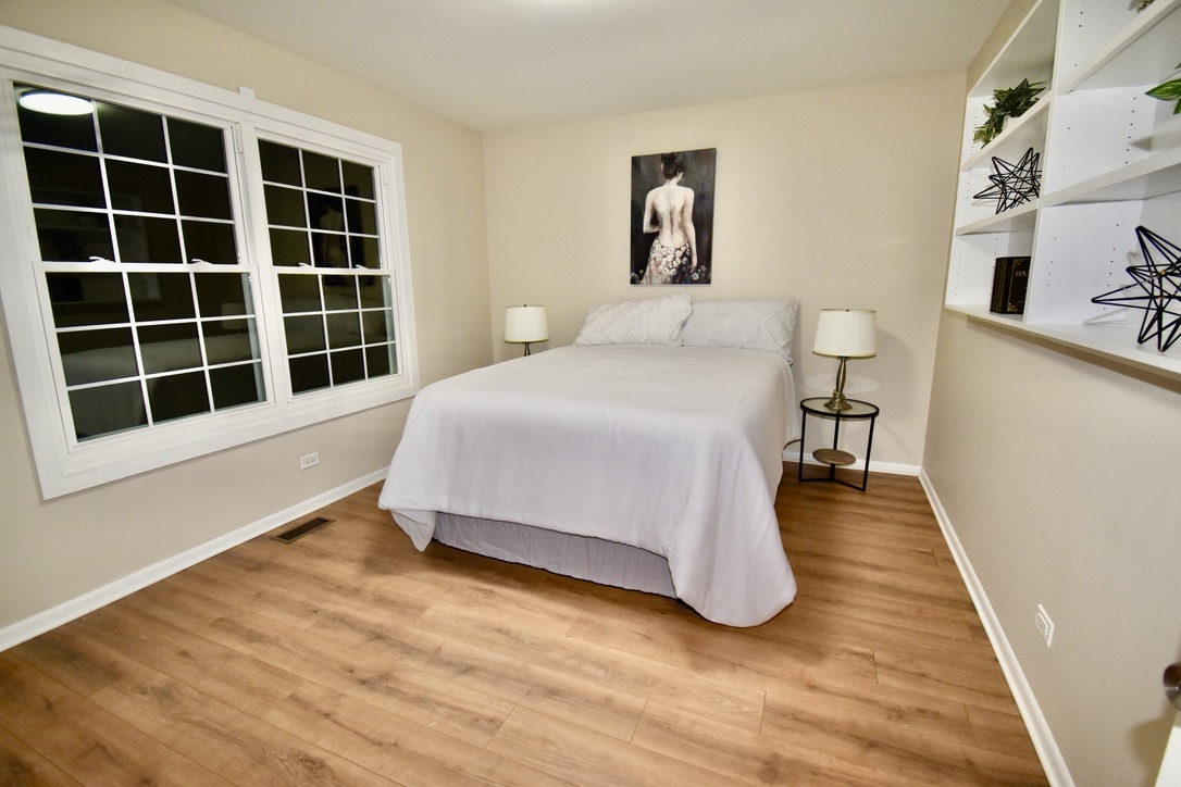 651 White Court, Gurnee, IL 60031