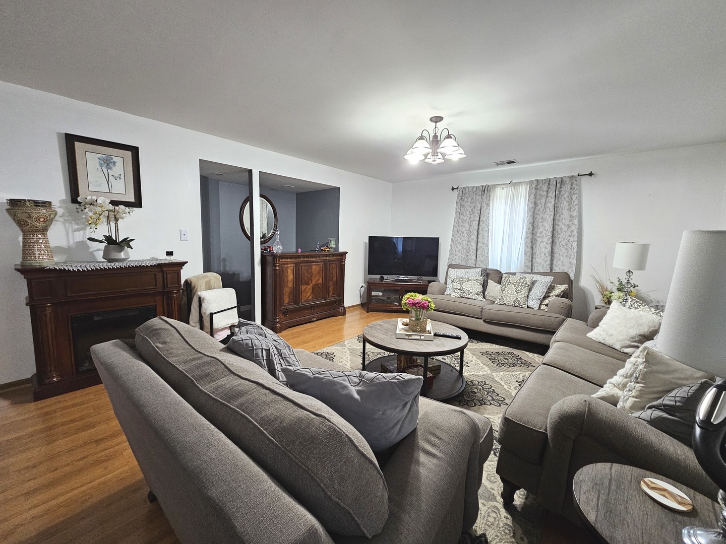 12840 S Blossom Drive, Alsip, IL 60803