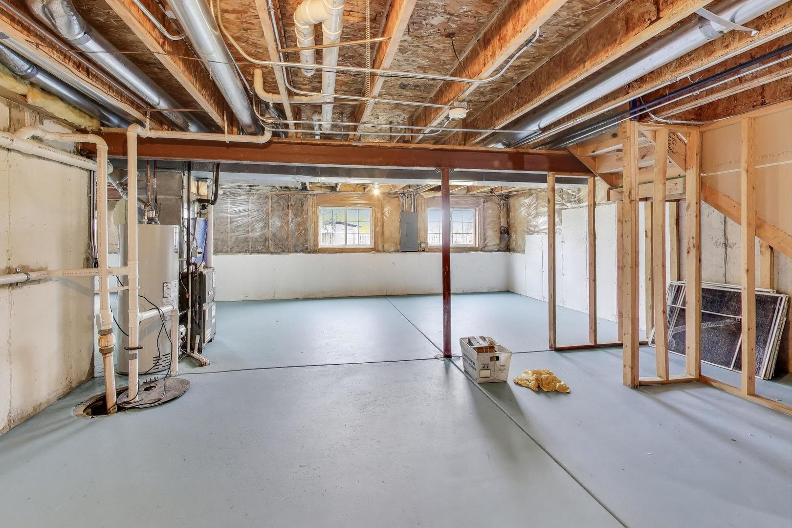 697 Providence Lane, Lindenhurst, IL 60046