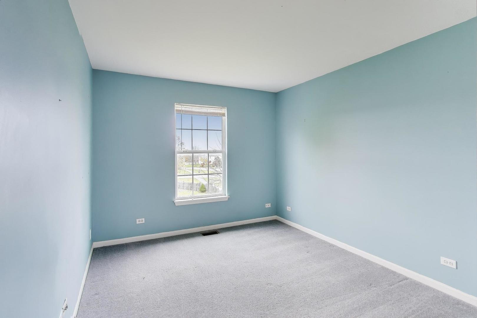 697 Providence Lane, Lindenhurst, IL 60046