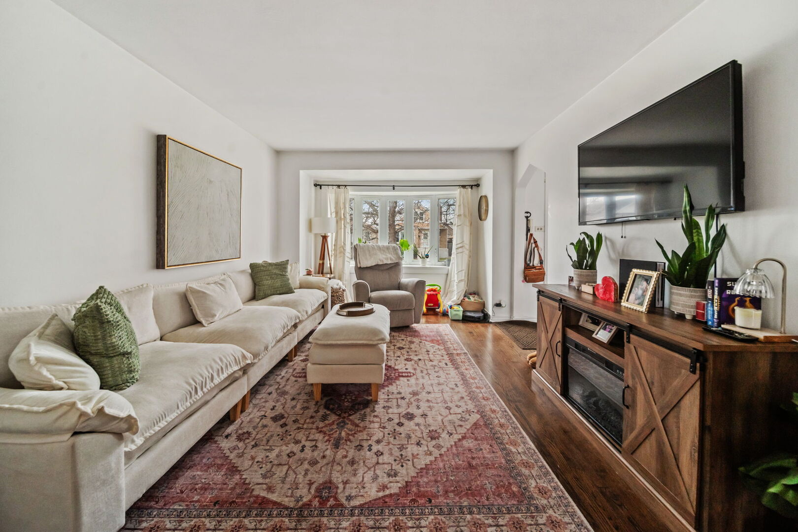 5805 S Kilbourn Avenue, Chicago, IL 60629