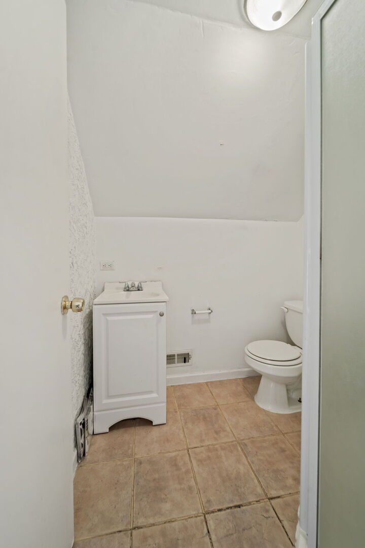 5805 S Kilbourn Avenue, Chicago, IL 60629