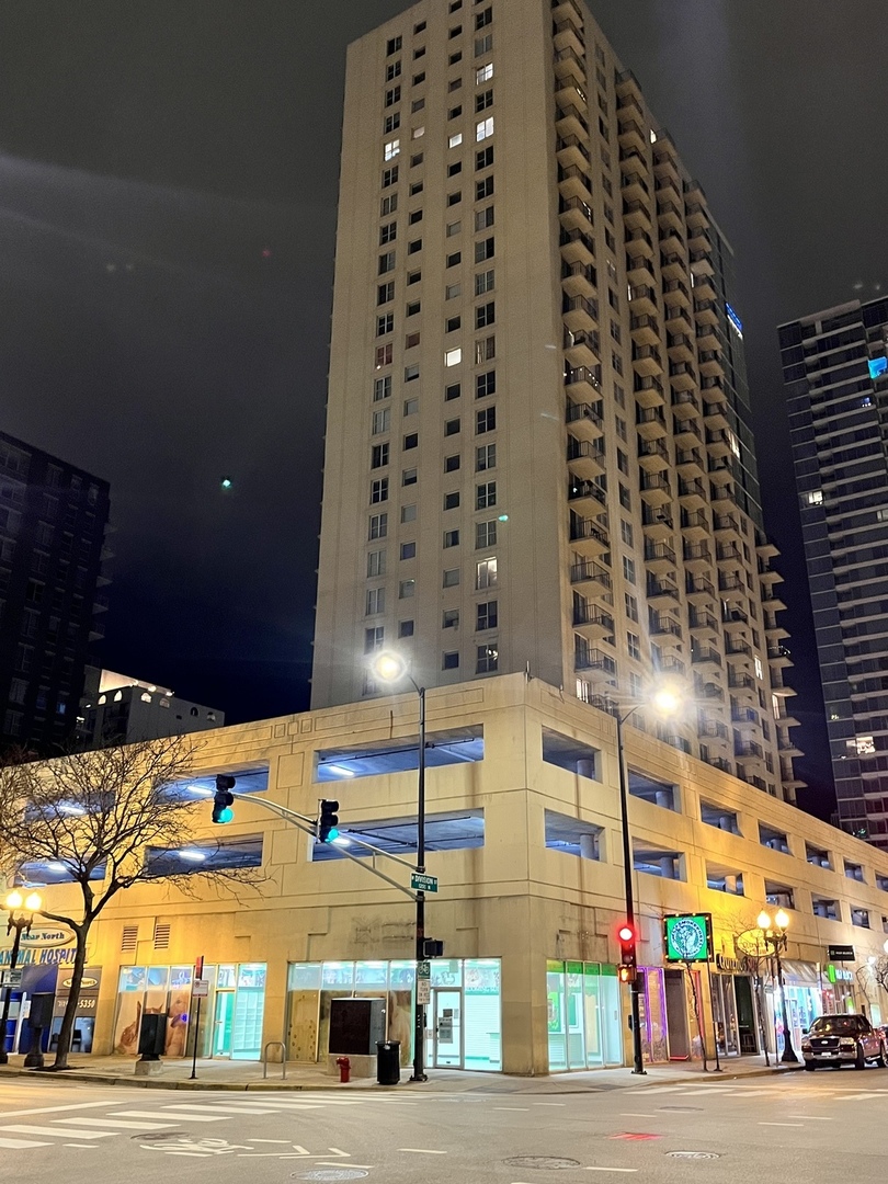 1201 N Wells Street, Chicago, IL 60610