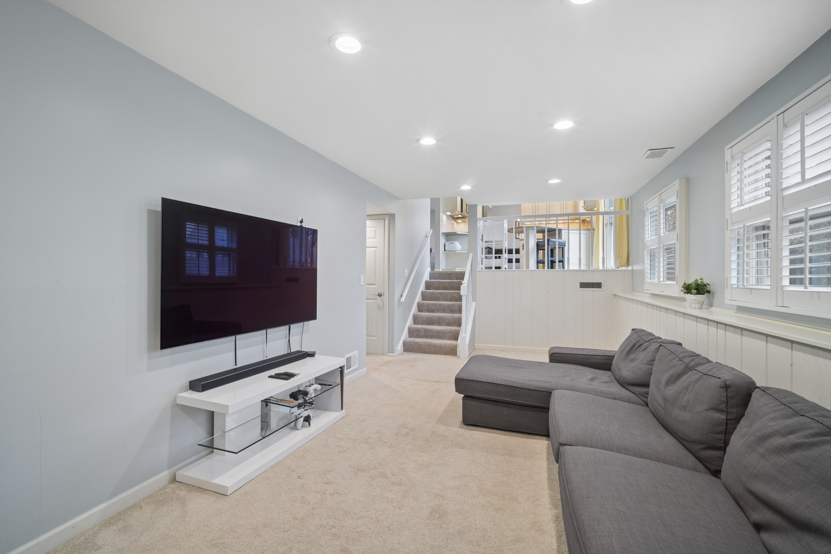 4 Athens Court, Vernon Hills, IL 60061