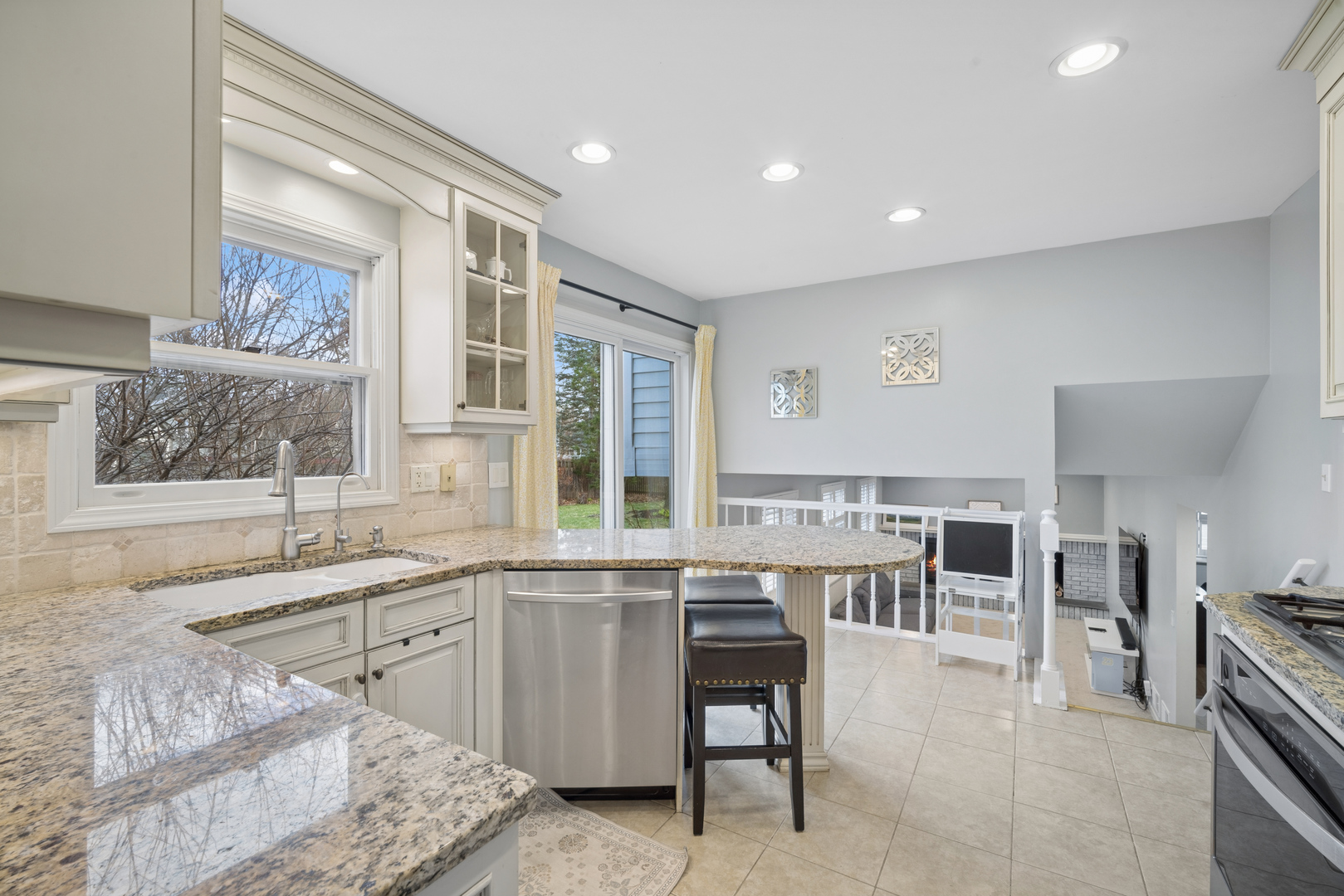 4 Athens Court, Vernon Hills, IL 60061