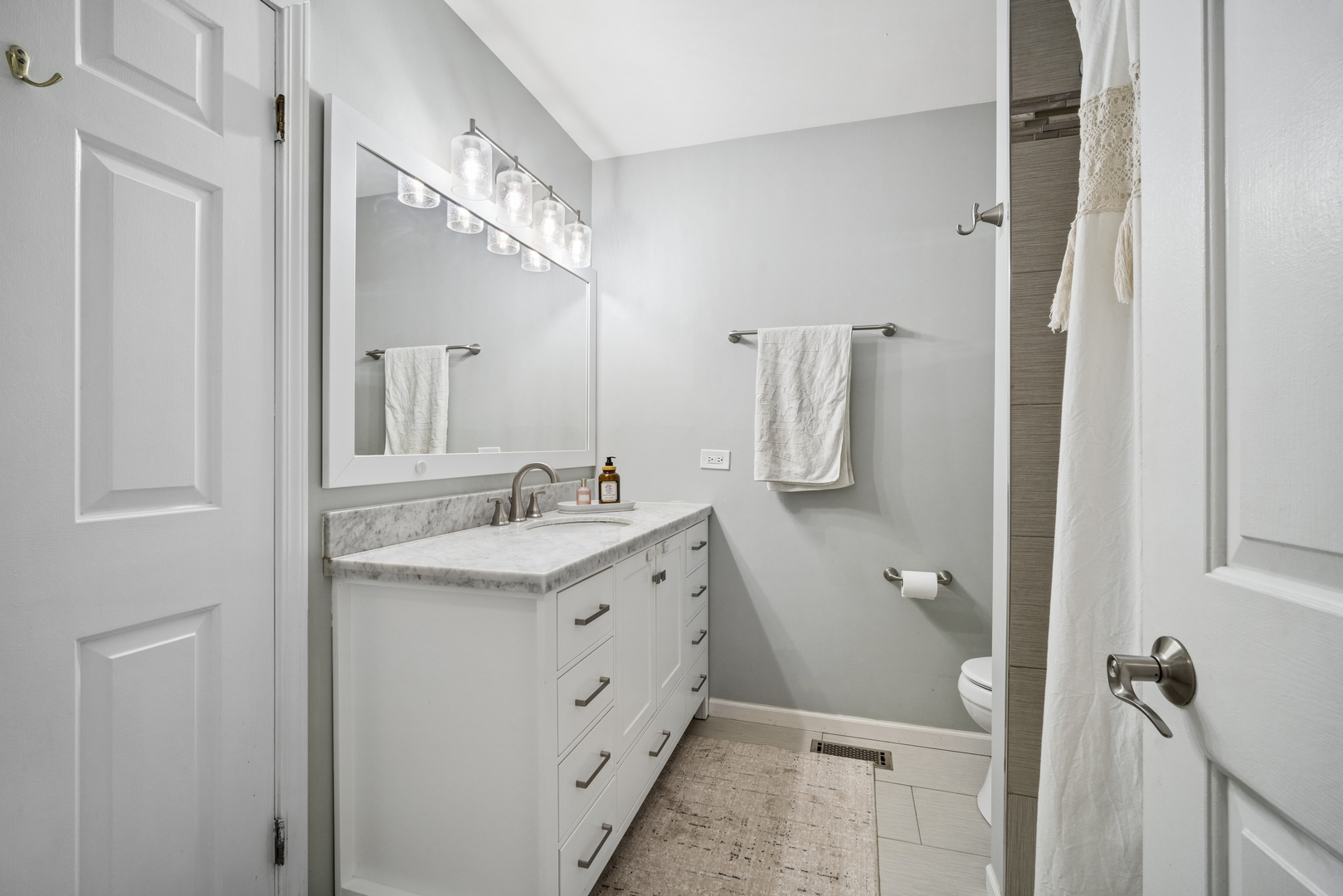 4 Athens Court, Vernon Hills, IL 60061