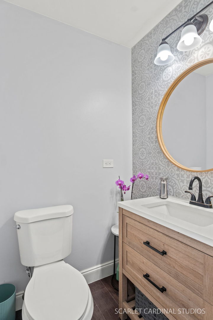 20 Shore Drive, Schaumburg, IL 60193