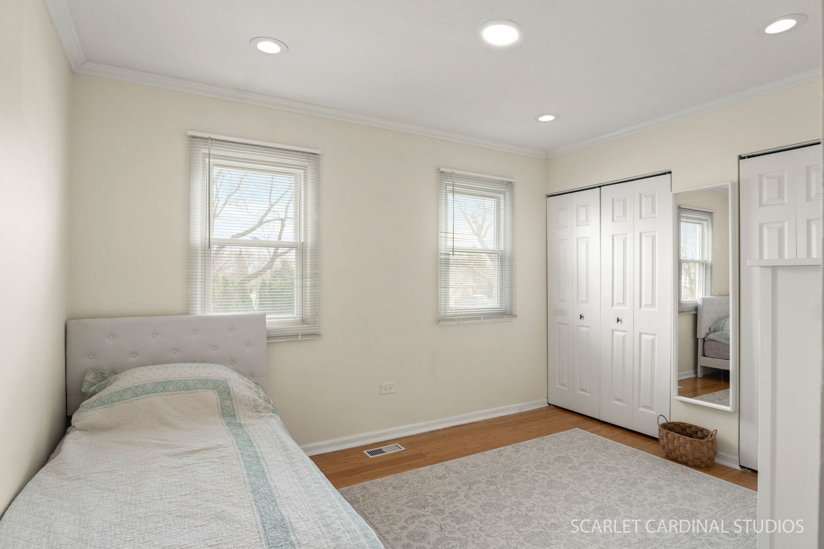 20 Shore Drive, Schaumburg, IL 60193