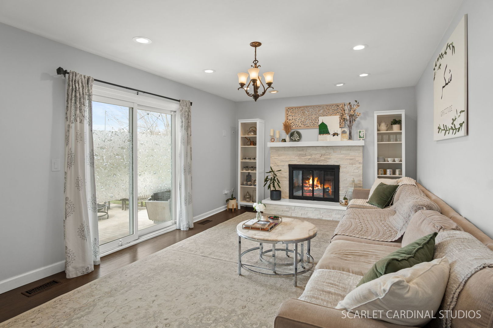 20 Shore Drive, Schaumburg, IL 60193