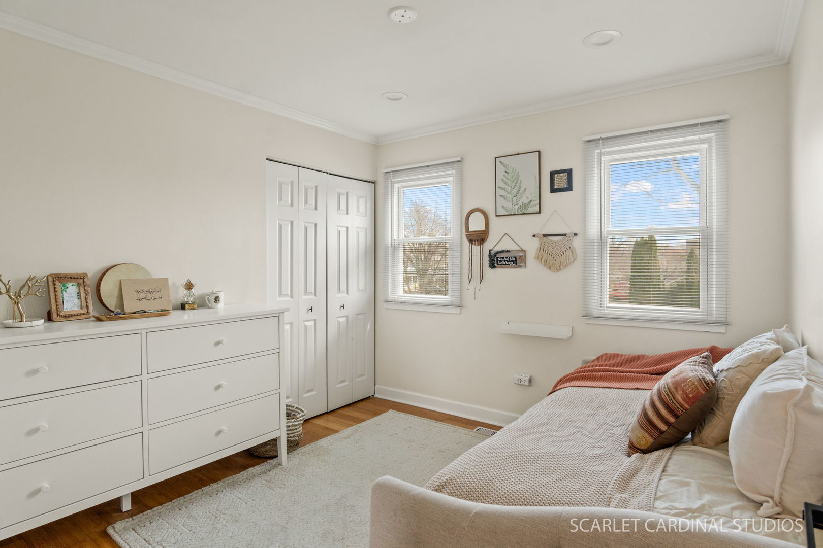 20 Shore Drive, Schaumburg, IL 60193