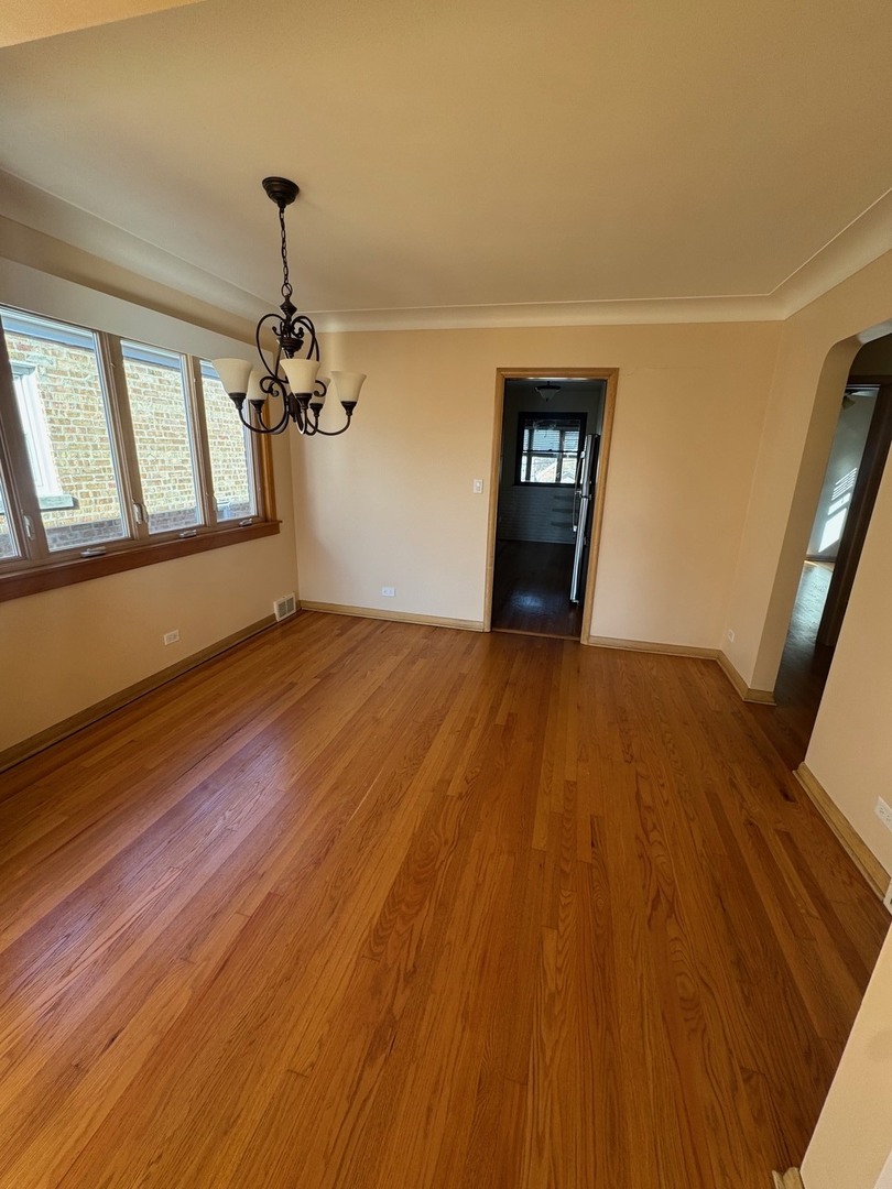 5805 N Merrimac Avenue, Chicago, IL 60646