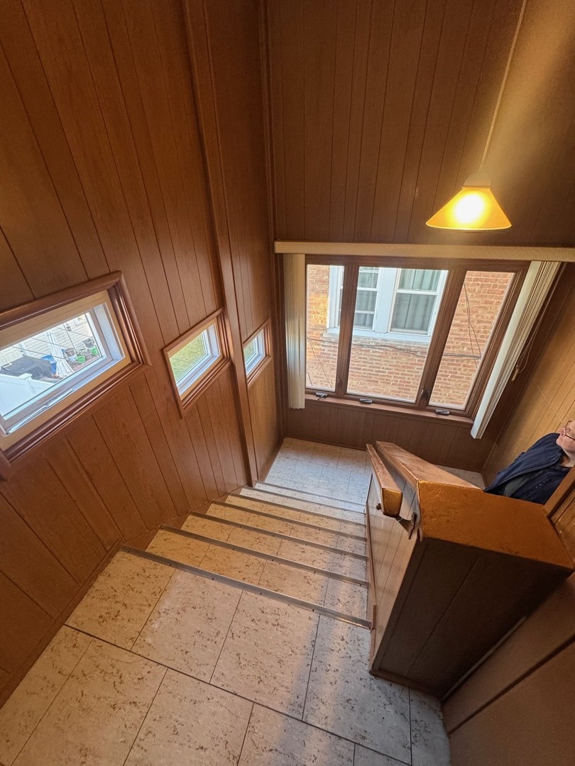 5805 N Merrimac Avenue, Chicago, IL 60646