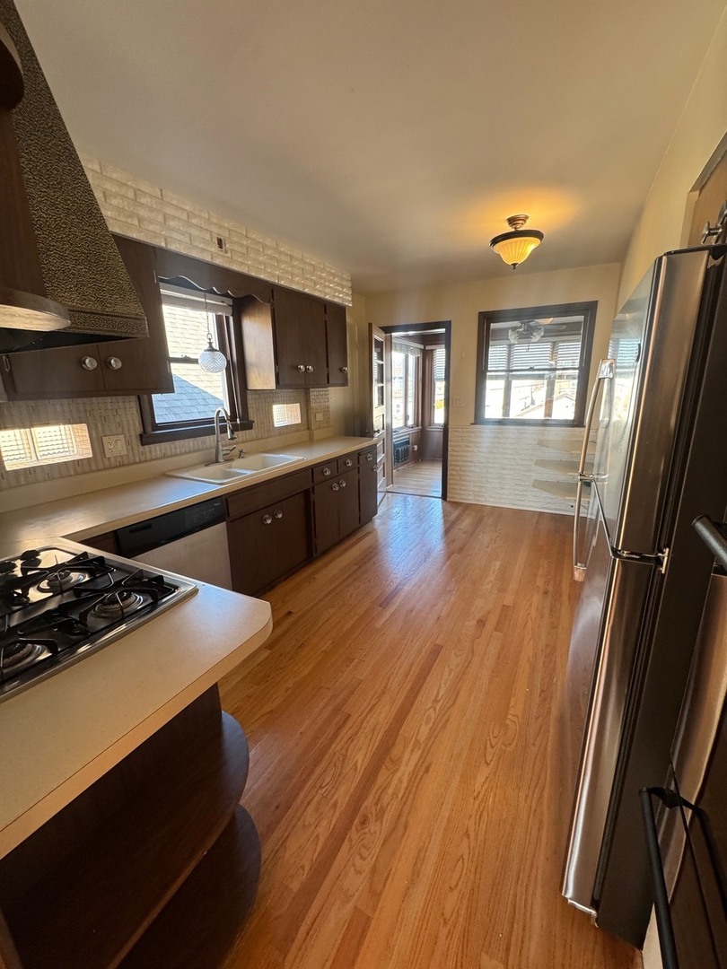 5805 N Merrimac Avenue, Chicago, IL 60646